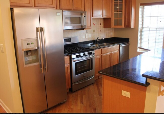 Foto del edificio - 211 Custer Ave