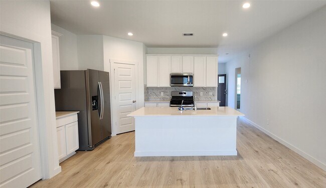 Building Photo - 4031 Pierce Pl Ln