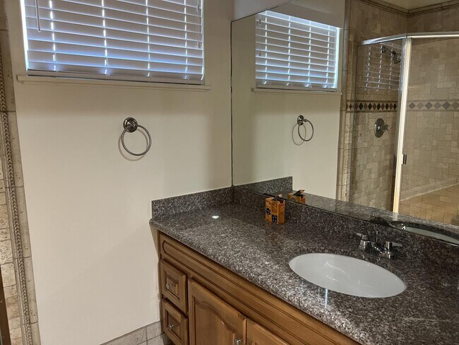 Foto del edificio - 1504 McCoy Ave