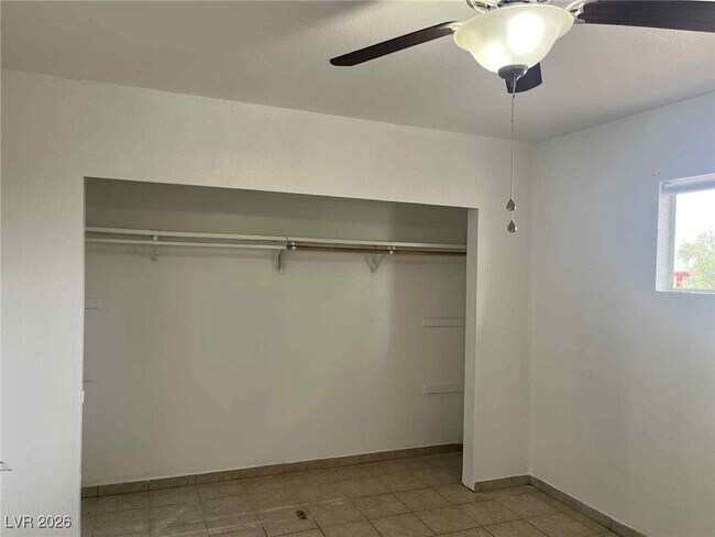 Building Photo - 3371 Brussels St