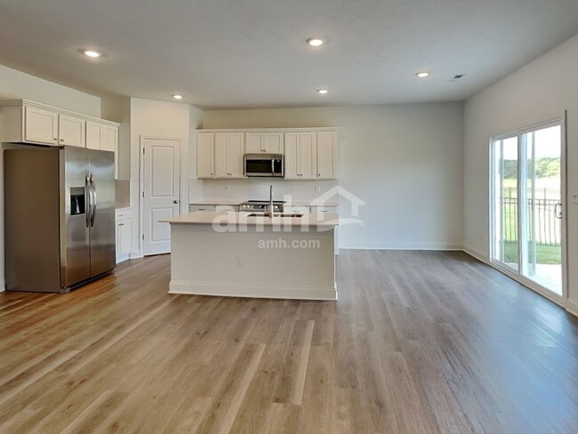Building Photo - 9178 Henley Ave