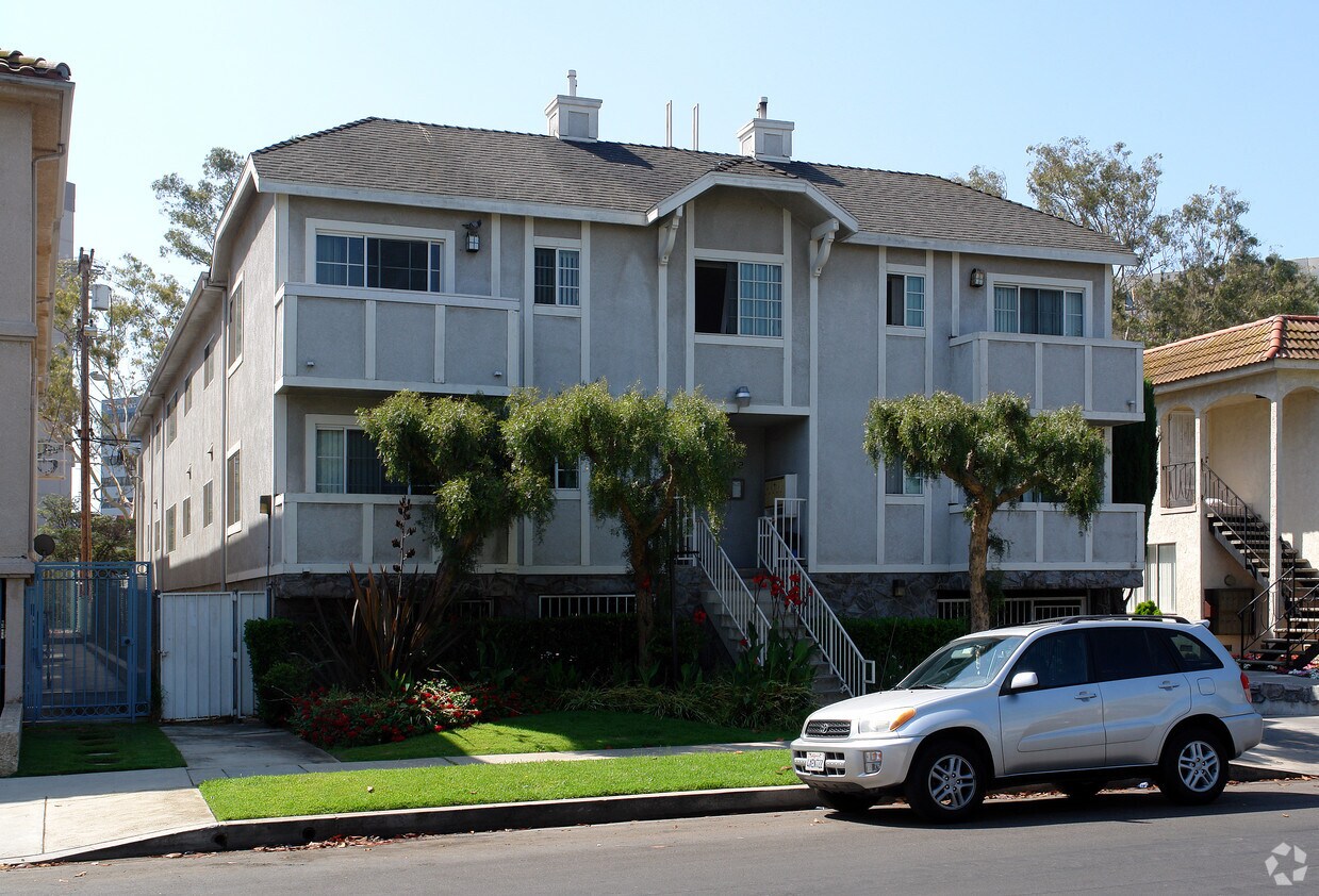 Foto principal - 9818 Glasgow Pl
