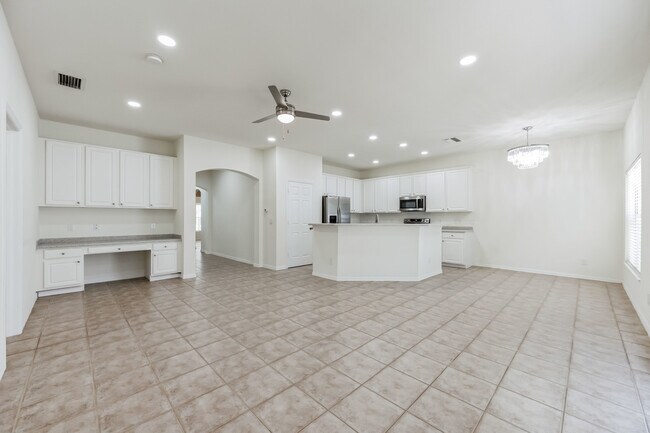 Foto del edificio - 8190 Silver Birch Way