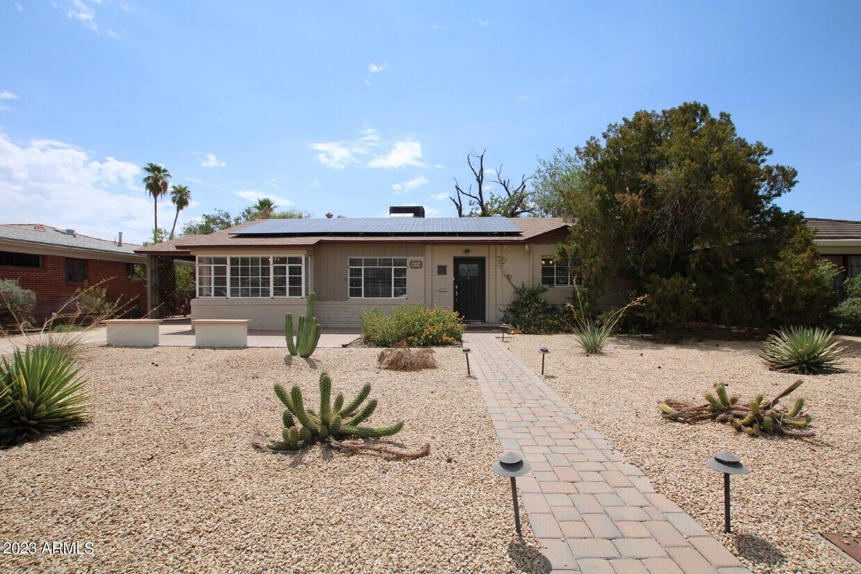 Primary Photo - 909 W Avalon Dr
