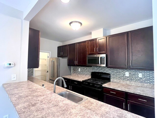 Building Photo - 466 Racite Rd