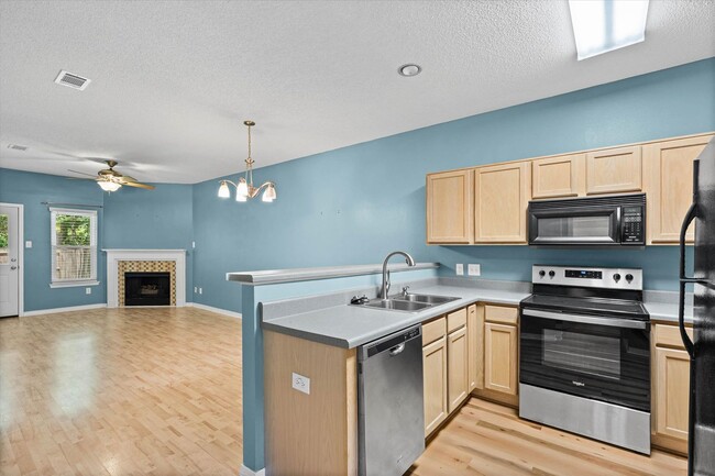 Building Photo - 2 Bedroom in Convenient Area