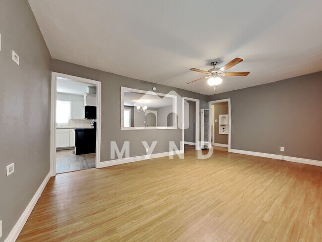 Building Photo - 109 Avenue U