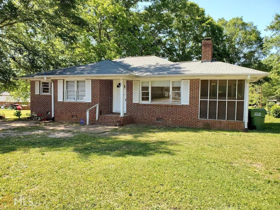 441 E Washington St, Monroe, GA 30655 House Rental in Monroe, GA