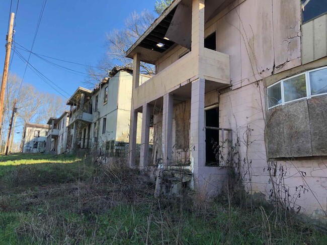 Building Photo - 1045 N Wilkinson St