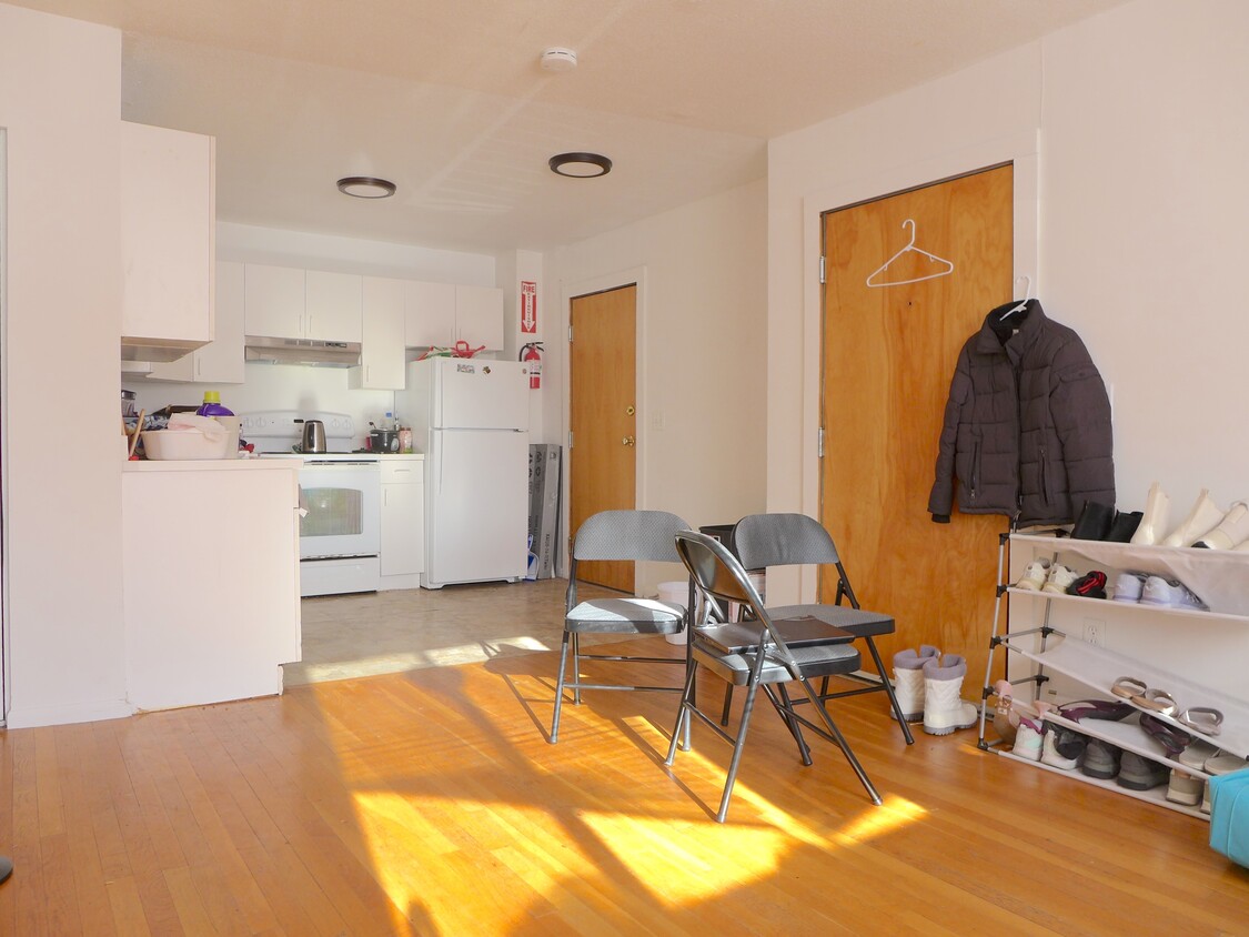 Primary Photo - 212 Parker Hill Ave