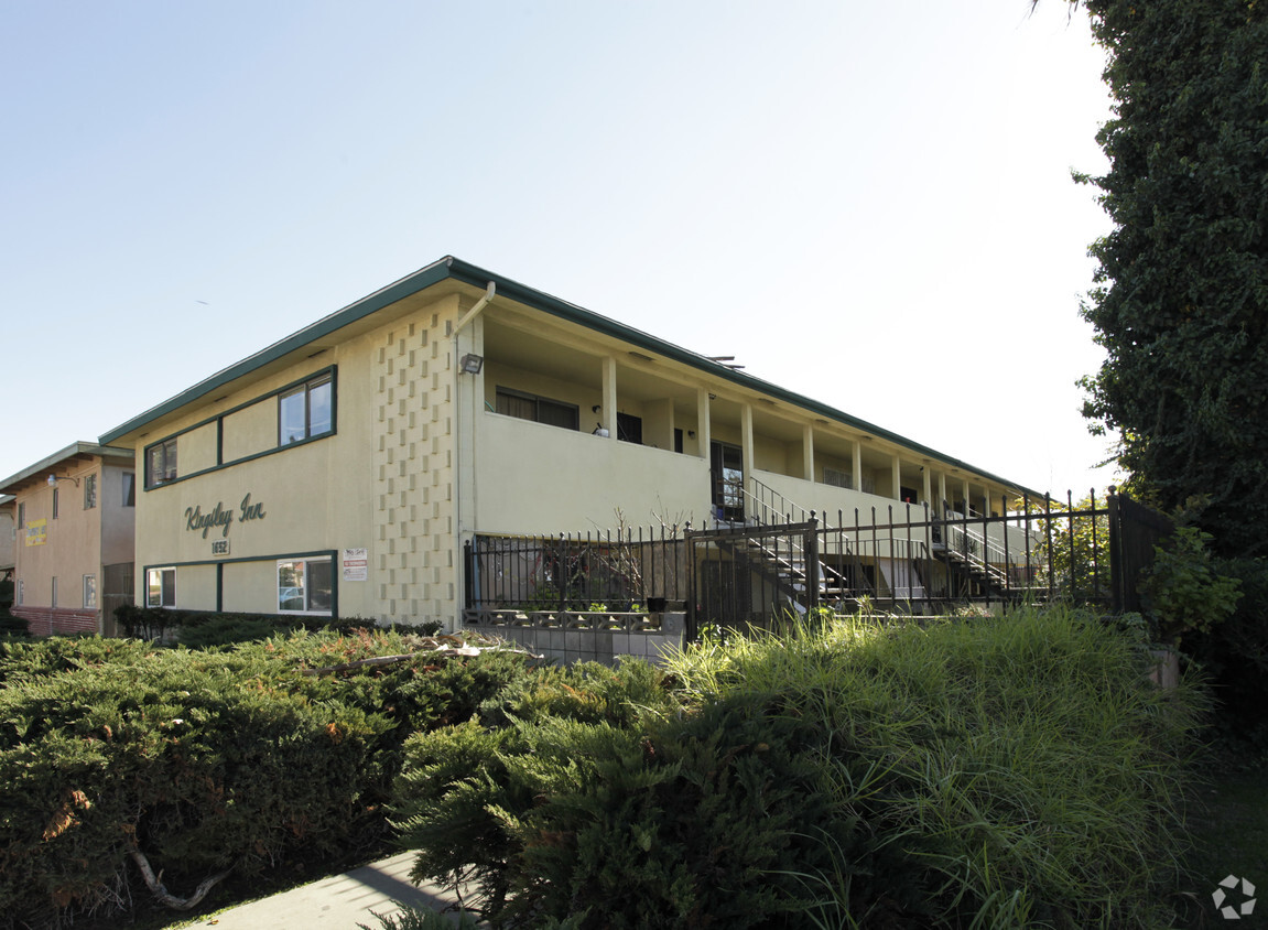 Foto principal - 1652 Kingsley Ave