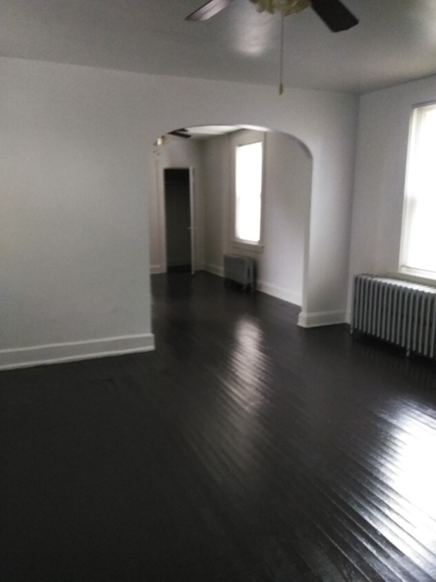 Sala de estar - 926 Poplar Grove St