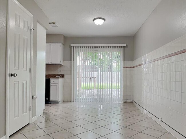 Building Photo - 7519 Lobera Dr