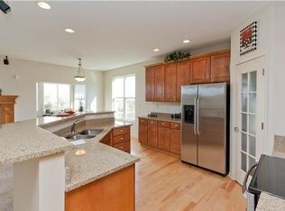 Building Photo - 906 SE Waterview Cir