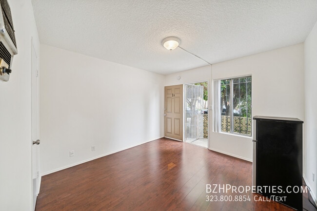 Building Photo - 2038 S Holt Ave