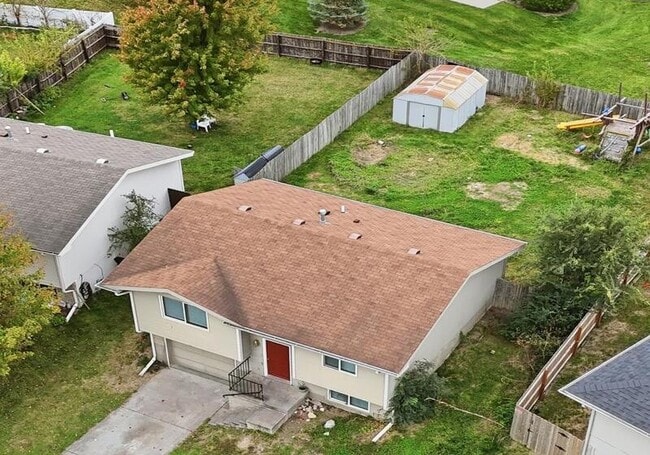 Building Photo - 1907 W Apricot Ln