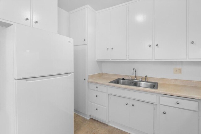 Foto del edificio - 11660 Chenault St