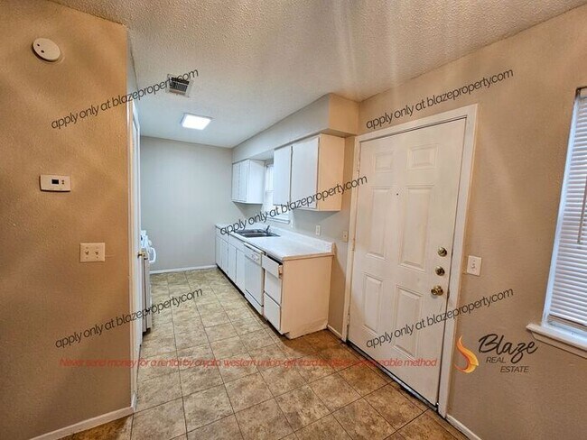 Foto del edificio - Spacious Two Bedroom