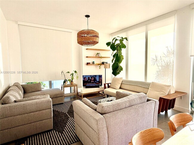 Foto del edificio - 3470 E Coast Ave