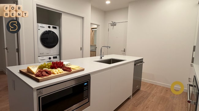 Building Photo - 1504 Scott Cres