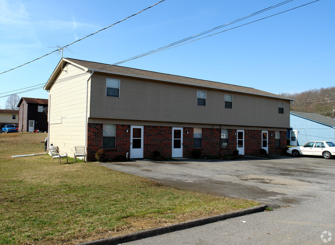 Primary Photo - 1425-1455 NW Village Oak Cir