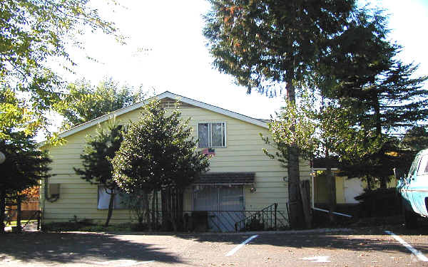 Primary Photo - 8031 SE Orient Dr
