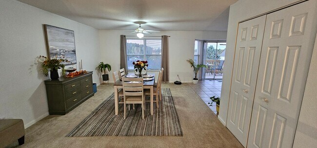 Foto del edificio - 4162 Whitehall Dr