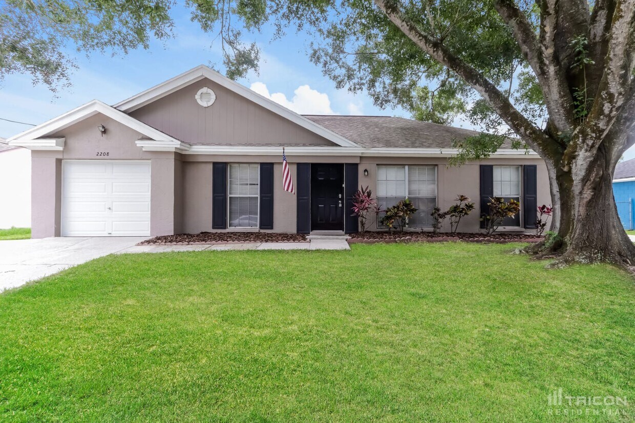 Foto principal - 2208 N Johnson Street Plant City FL