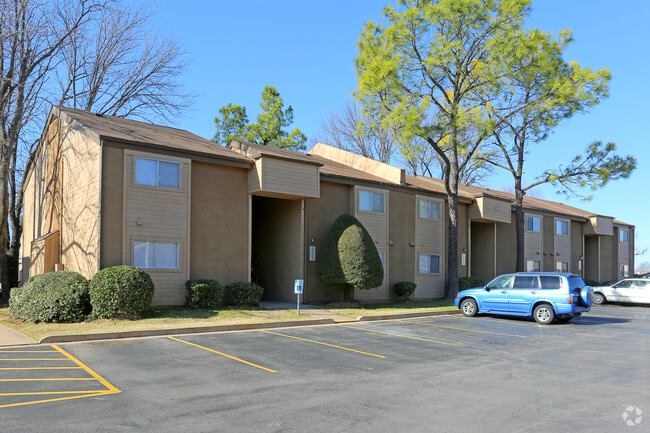 Foto del edificio - Pheasant Run Apartments