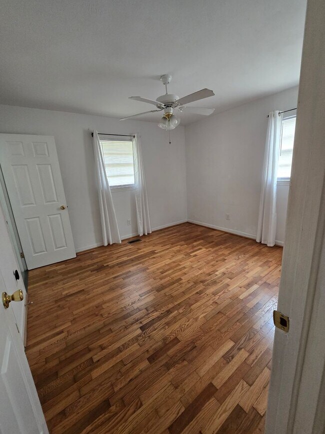 Building Photo - 3120 Phillies Cir