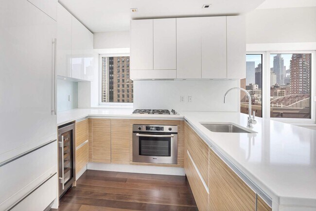 Foto del edificio - 555 W 59th St