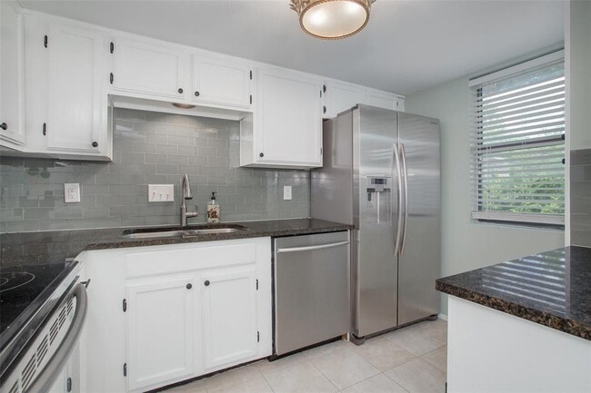 Building Photo - 1135 Barton Hills Dr
