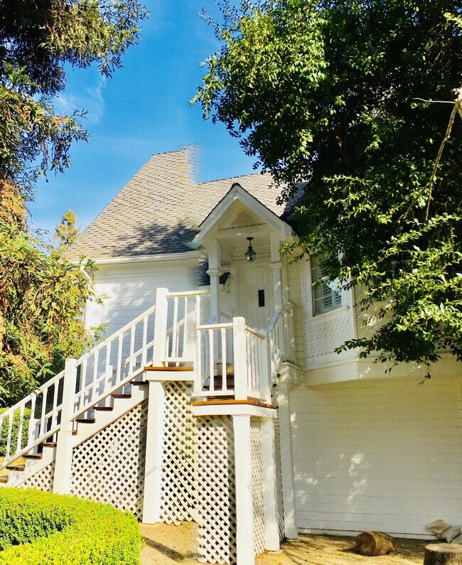 Building Photo - 7697 South Reed Avenue