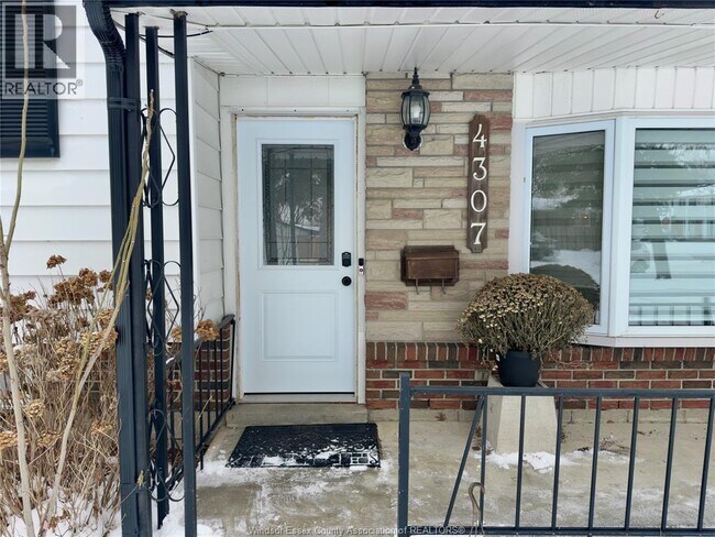 Photo du bâtiment - 4307 Ashfield Cres