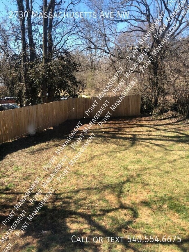 Foto del edificio - 2730 Massachusetts Ave NW