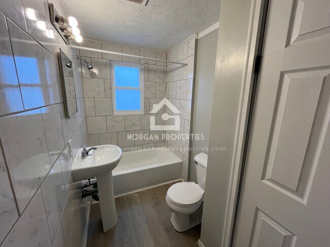 Building Photo - 713 E 31st St