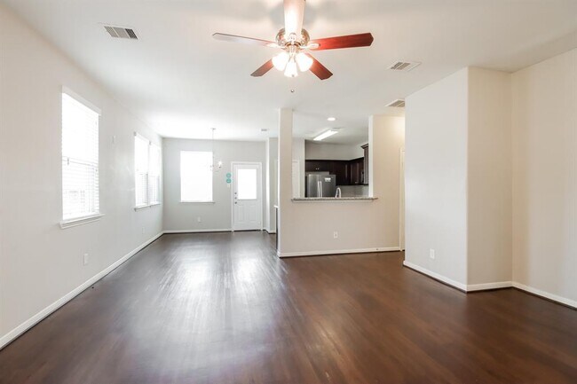 Foto del edificio - 2714 Mesquite Ridge Dr