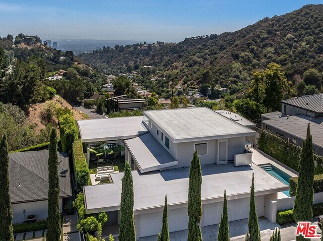 Building Photo - 2189 Summitridge Dr