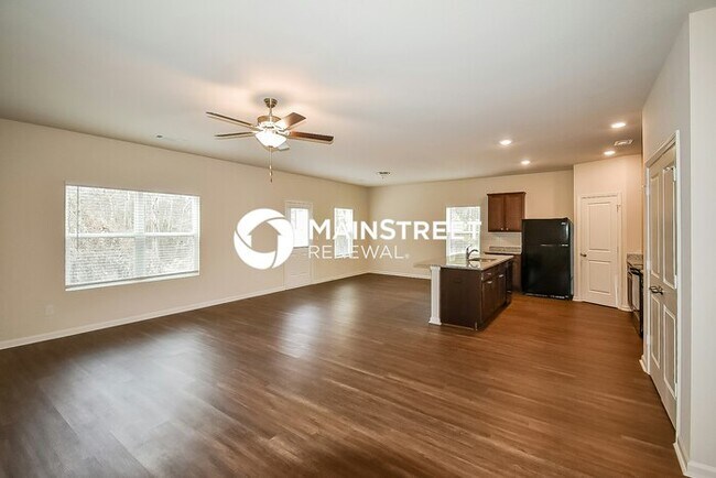 Foto del edificio - 4 Bedroom Pet-Friendly Home in Villa Rica, GA with Main Street Renewal