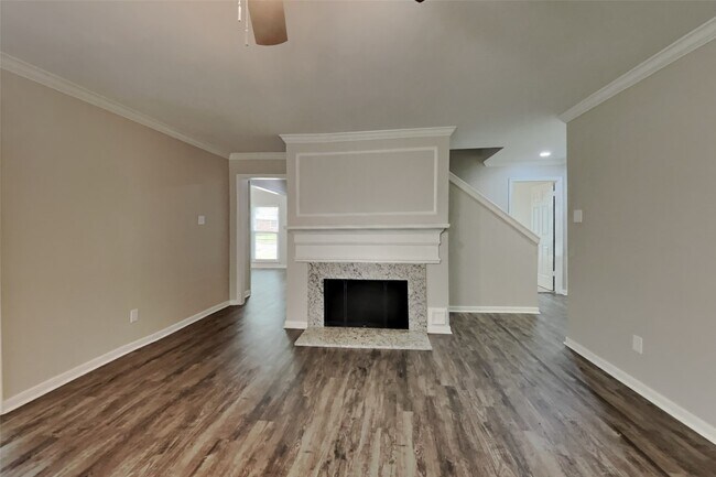 Building Photo - 1315 Forest Hollow Dr