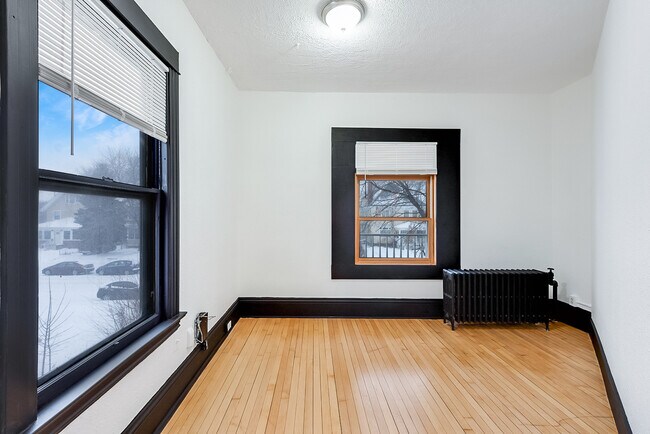 Building Photo - 2723 Pillsbury Ave