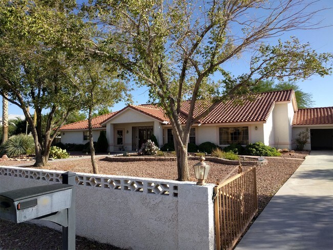 Building Photo - 7595 W Camero Ave