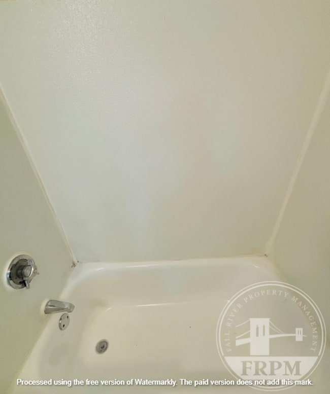 Foto del edificio - 439-441-441 Rivet St