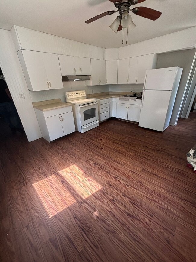 Building Photo - Available Now!