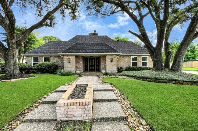 Building Photo - 2510 Hilton Head Dr