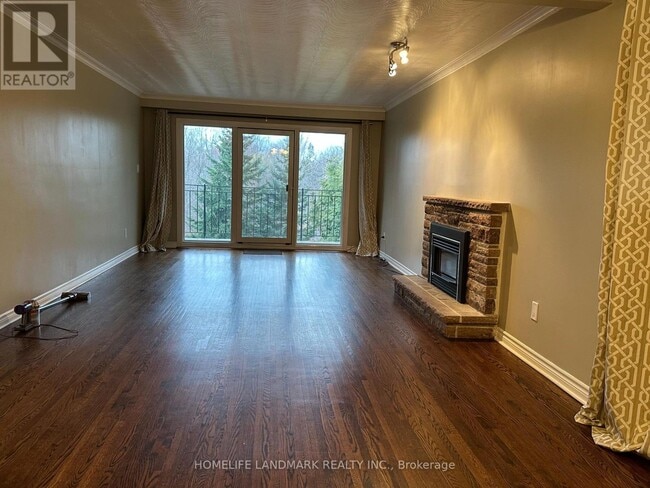 Building Photo - 28 Landfair Crescent