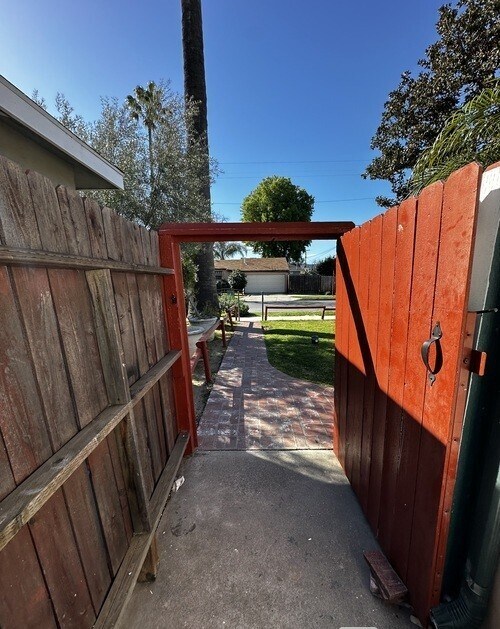 Foto del edificio - 17739 Welby Way