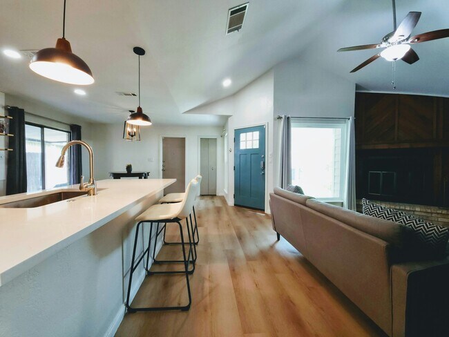 Foto del edificio - 922 Sundance St