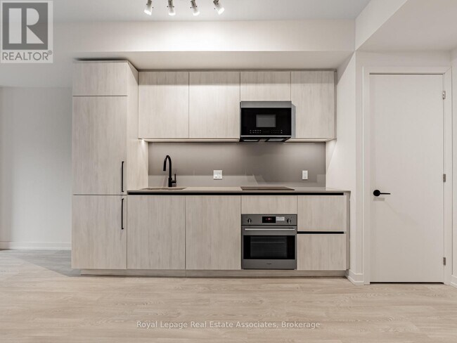 Photo du bâtiment - 33 Parliament St