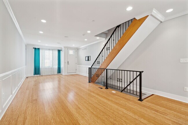 Building Photo - 1624 S 21st St